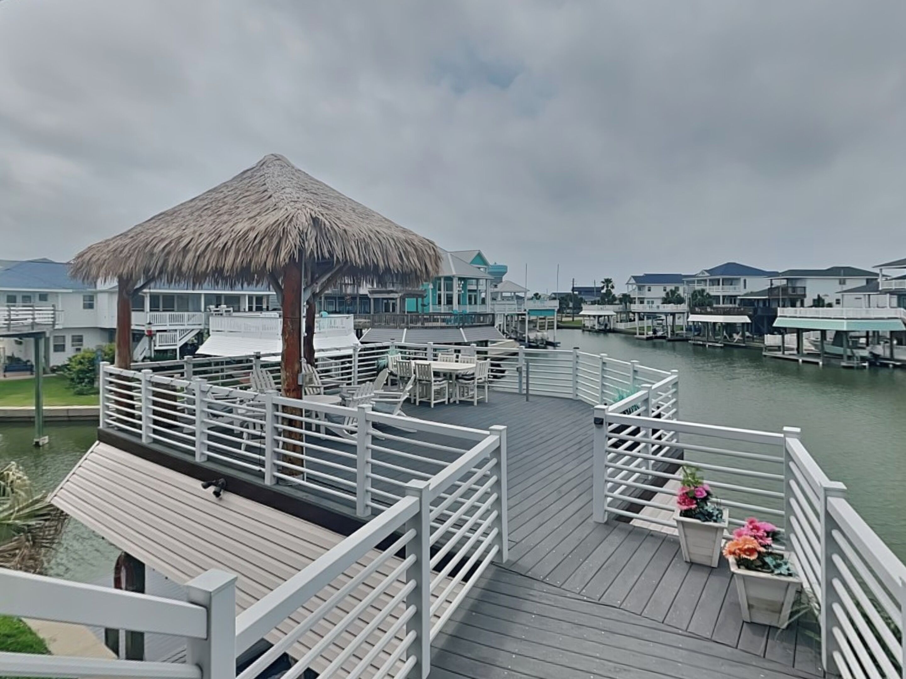 House (4 Bedrooms) | Property grounds