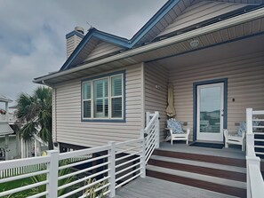 House (4 Bedrooms) | Property amenity - Blue Moon by Ryson Vacation Rentals (Galveston)