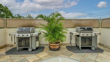 Condo (0 Bedroom) | Property amenity