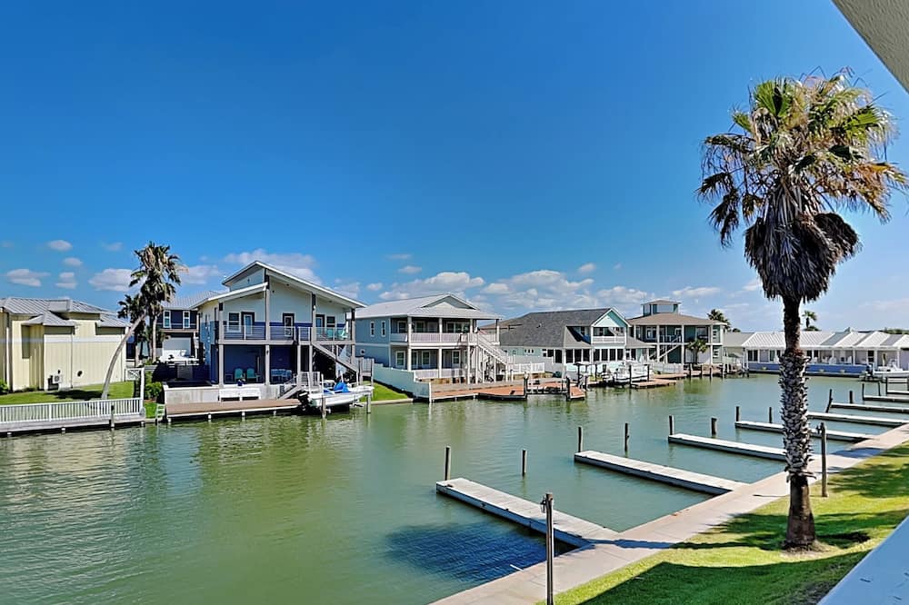 Kontiki Beach #221 by Miss Kitty’s - Aransas County, TX