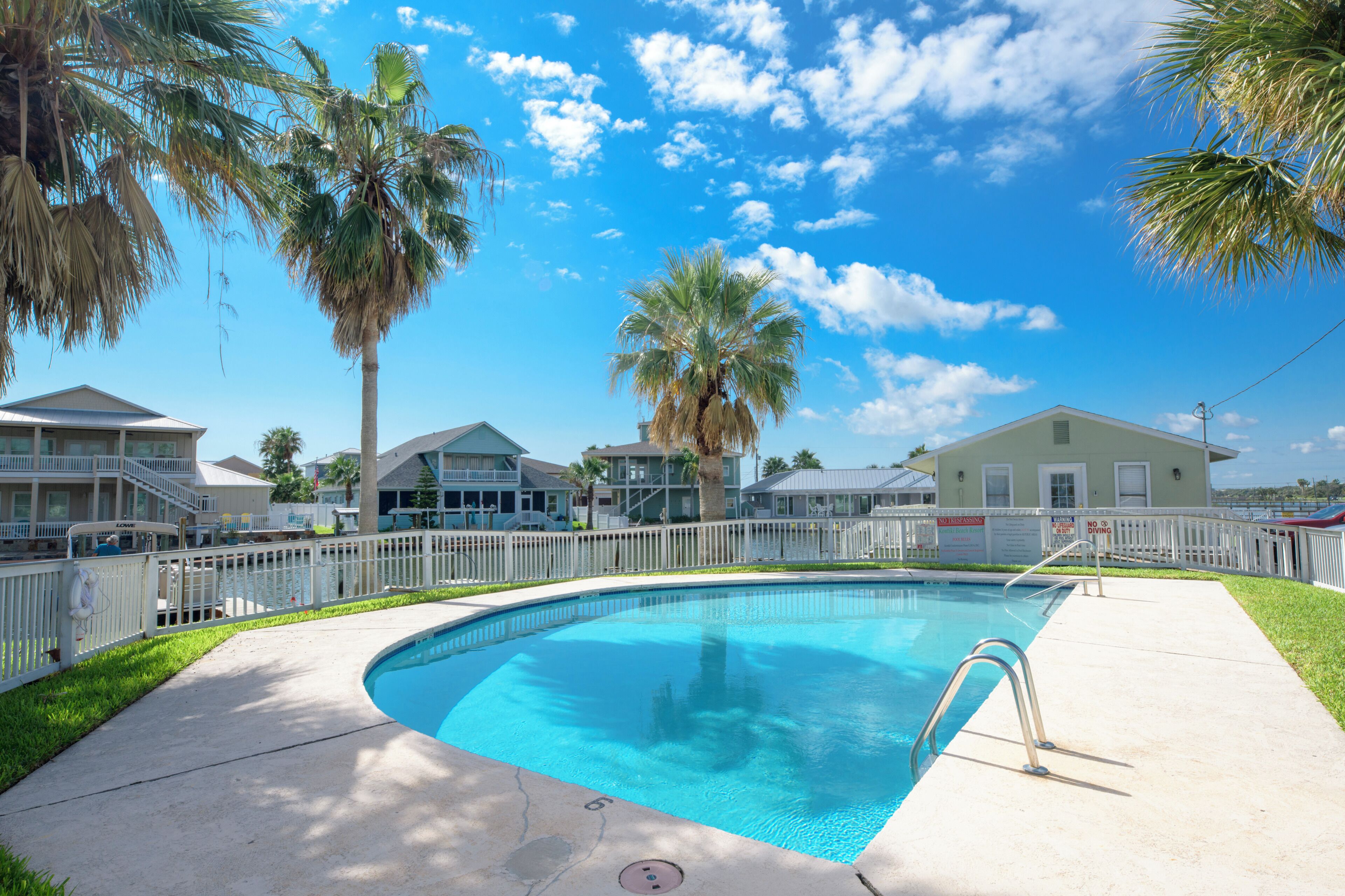 Condo (1 Bedroom) | Property amenity