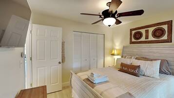 Condo, Multiple Beds, Patio, Garden View (Bouchelle Island 101) | 3 bedrooms, individually decorated, individually furnished