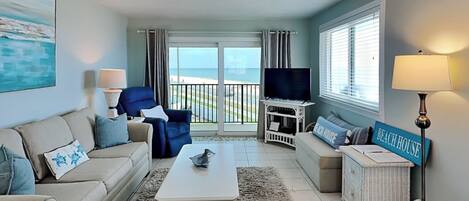 Condo (2 Bedrooms) | Front of property