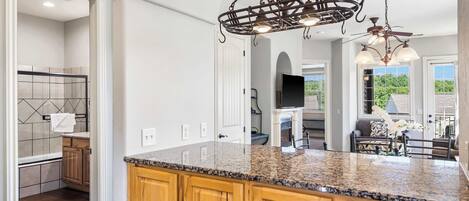 Condo, Multiple Beds, Balcony, Mountain View (Blue Bird by Lake Escape) | Interior