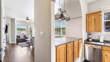 Leilighet, flere senger, balkong, fjellutsikt (Blue Bird by Lake Escape) | Innvendig