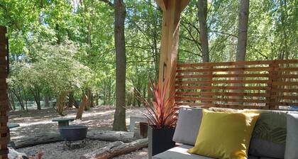 Little Greenwood Shepherd Hut - Sleeps 2