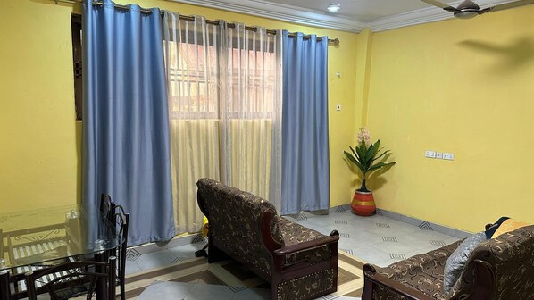 Living area - Cozy 2-bedroom apartment in fabulous Tamale with Wi-Fi,  (Tamale)