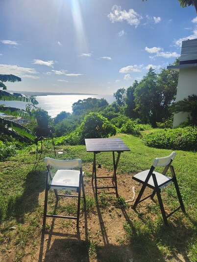 Cozy 2-bedrooms guest house in adorable Aguadilla with a spectacular sea view.