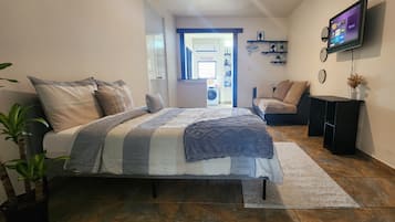 2 bedrooms, iron/ironing board, free WiFi, bed sheets