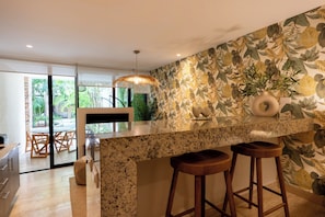 In-room dining - Studio with Roof Pool Near Beach (Playa del Carmen)