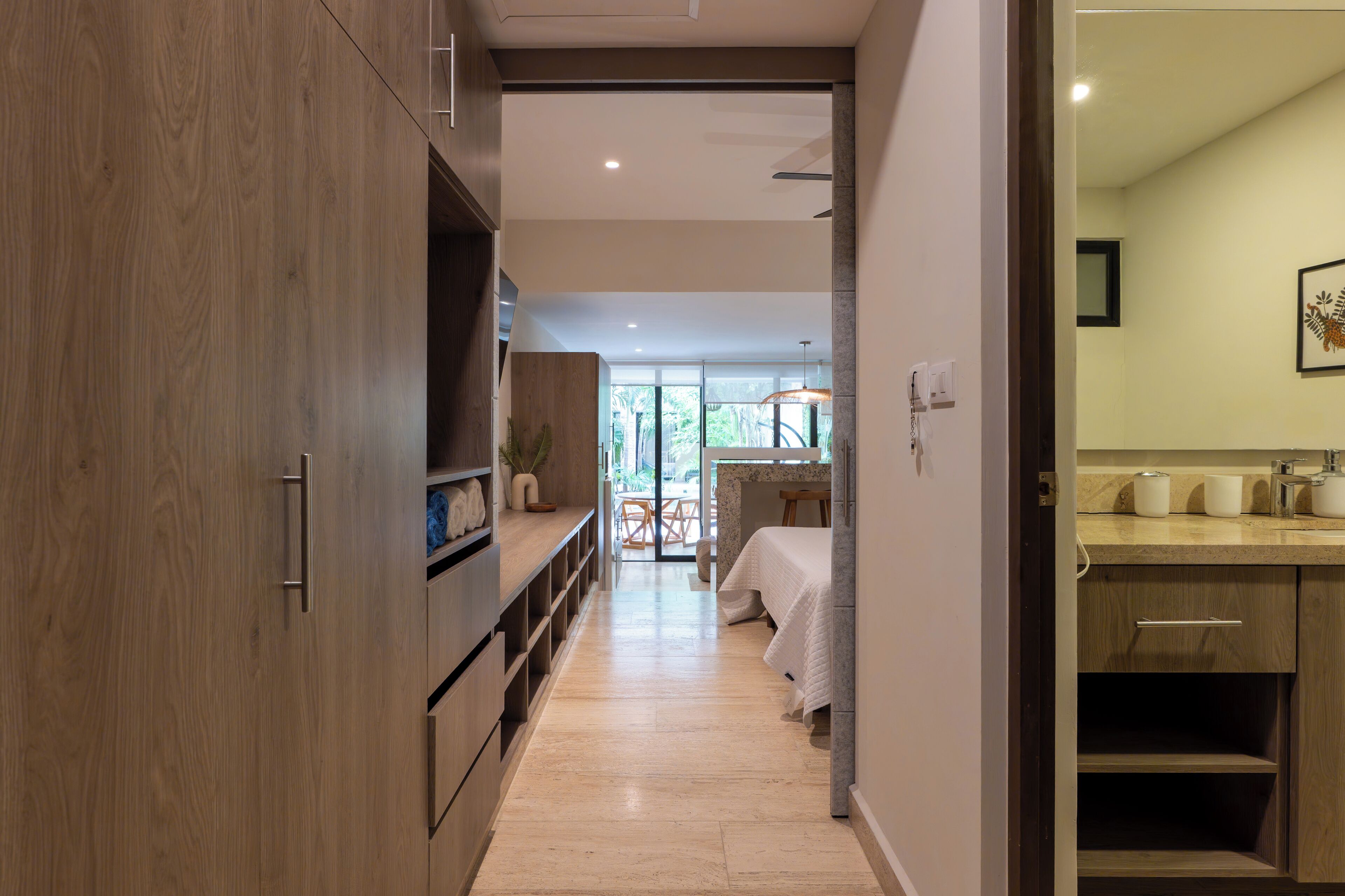 Comfort Studio, 1 King Bed, Patio | Bathroom