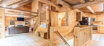 Cozy Retreat with a Hot Tub!