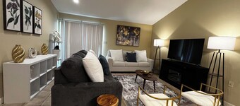 Spacious Valdosta Townhouse