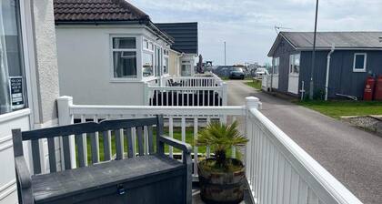 Seasideescape-2br-sleeps4-parking-petsok-fireplace