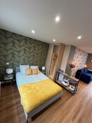 1 bedroom, iron/ironing board, WiFi, bed sheets - One-bedroom apartment for 4 people (Issoudun)