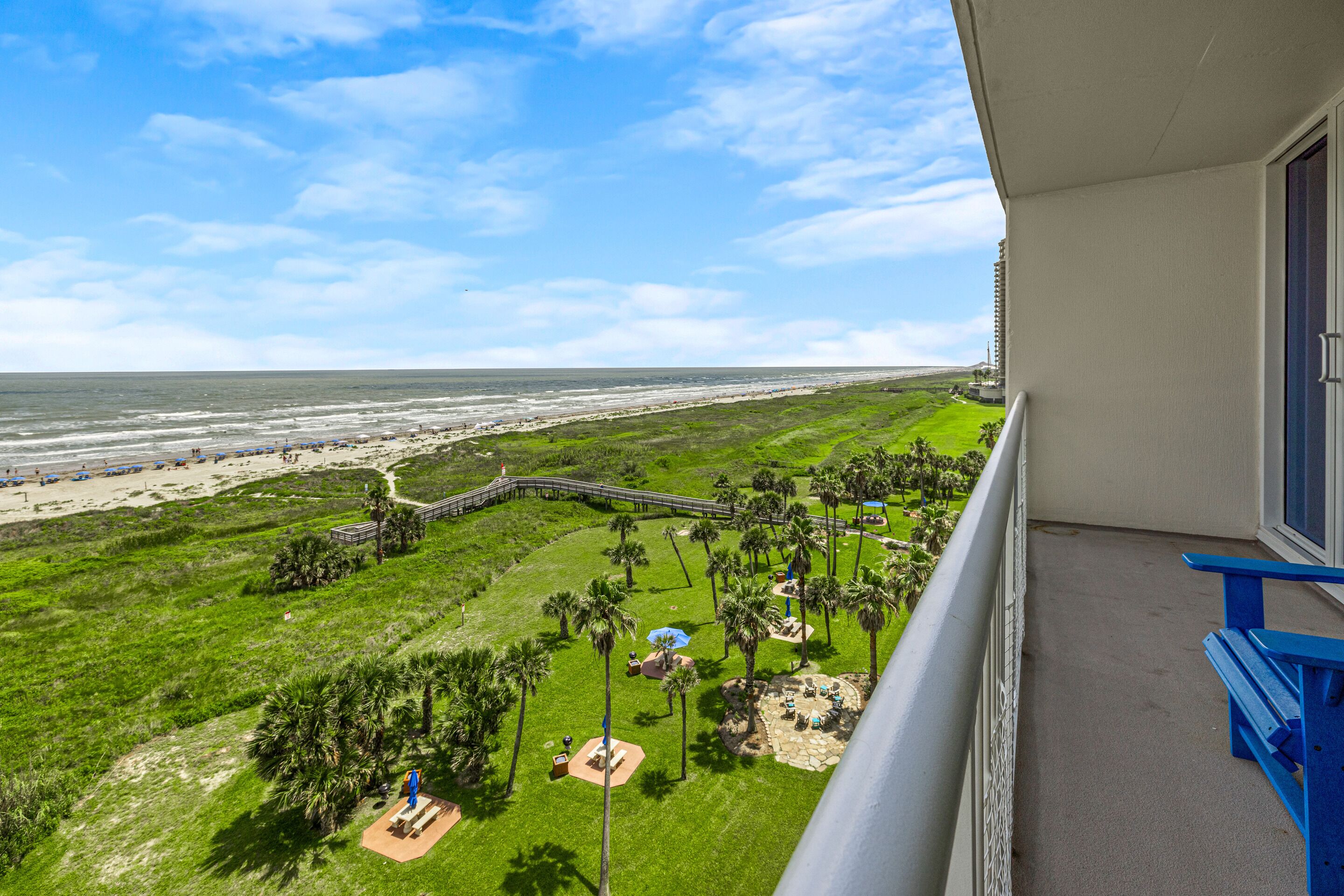 Condo (3 Bedrooms) | Property amenity