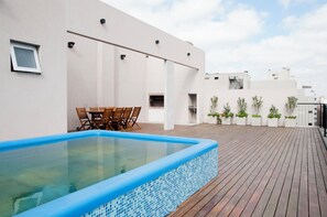 شرفة على السطح