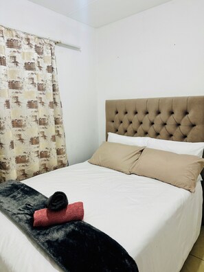 2 slaapkamers, een strijkplank/strijkijzer, wifi, beddengoed