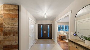 Interior - Mt. Helix Resort + Heated Pool/Spa, Pickleball, Game and Movie Room, Amenities! (La Mesa)