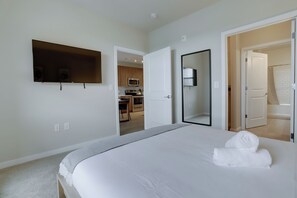 Deluxe Apartment, 1 Queen Bed with Sofa bed, Non Smoking, Park View | 1 bedroom, premium bedding, blackout drapes, iron/ironing board