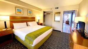 Room - Oceanfront 1-bedroom condo in Virginia Beach with Kitchen, Balcony, Pool, WiFi (Virginia Beach)