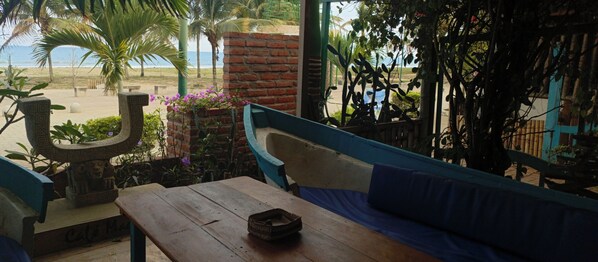 Restaurant - HOTEL CAFE MADAME PUERTO LOPEZ (Puerto Lopez)