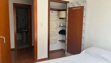 Apartemen | 2 kamar tidur, Wi-Fi gratis, dan seprai linen