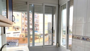 Apartment | Private kitchen | Fridge, microwave, oven, stovetop - Sunny Valencia Apartment With 2 Bedrooms (Valencia)