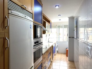Apartment | Private kitchen | Fridge, microwave, oven, stovetop - Sunny Valencia Apartment With 2 Bedrooms (Valencia)