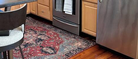 Micro-ondes, four, plaque de cuisson, lave-vaisselle