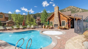 Villa (4 Bedrooms) | Property amenity
