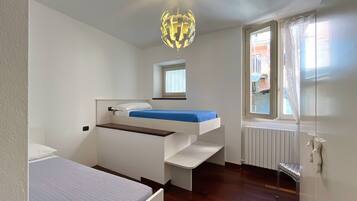 3 Schlafzimmer, BĂŒgeleisen/BĂŒgelbrett, kostenloses WLAN, BettwĂ€sche