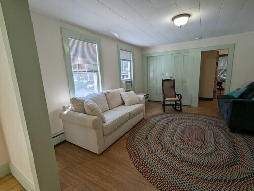 Spacious & Cozy Ground Floor 2/3 Bed private suite