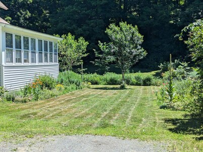 Spacious & Cozy Ground Floor 2/3 Bed private suite