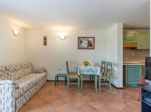 TV - Apartment Villa Mirna - One Bedroom Apartment with Balcony and Garden View (Njivice)