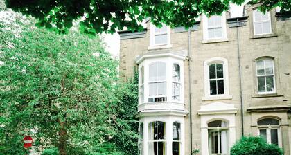 Buxton Bliss - Spacious 5 Bedroom House