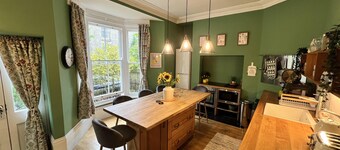 Buxton Bliss - Spacious 5 Bedroom House