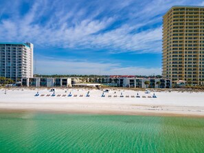 On the beach - Seaside Escape - Stunning Views & Relaxing Resort Comforts (Panama City)