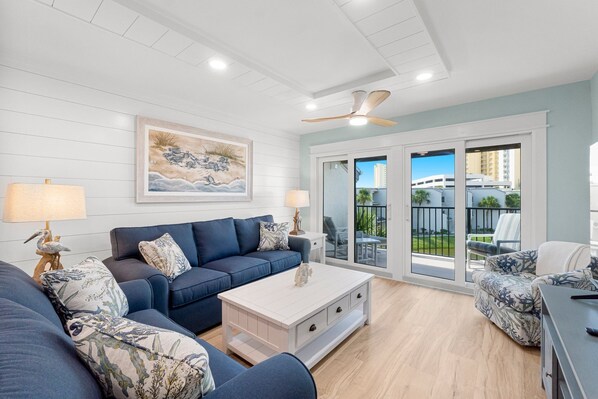 Smart TV - Seaside Escape - Stunning Views & Relaxing Resort Comforts (Panama City)