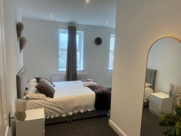 2 Schlafzimmer, Bügeleisen/Bügelbrett, kostenloses WLAN, Bettwäsche