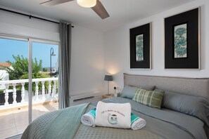4 habitaciones, escritorio, wifi y ropa de cama 