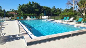 A heated pool - Naples, Florida Beautiful 2 Bed 2 Bath Condo- Beautiful View! Reduced Rate! (Naples)