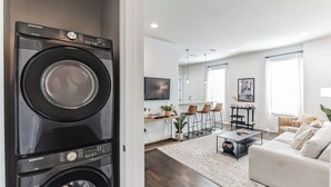 Condo, 1 Katil Raja (King), Kitchen, City View (Midtown Music City) | Bahagian dalam