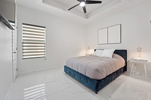 2 habitaciones, escritorio, tabla de planchar con plancha y wifi 