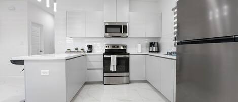 Fridge, microwave, oven, stovetop