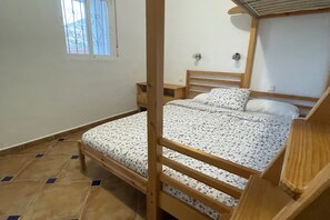 Villa | 4 chambres, fer et planche à repasser, Wi-Fi gratuit, draps fournis