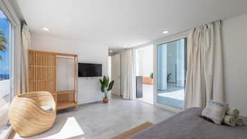 5 bedrooms, iron/ironing board, travel crib, WiFi
