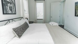 Condo, 1 très grand lit, cuisine, vue sur la ville (Park Place)
