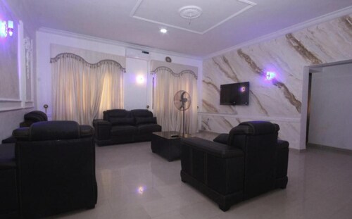 White House Service Apartment