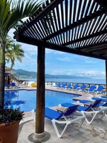 2 piscinas al aire libre